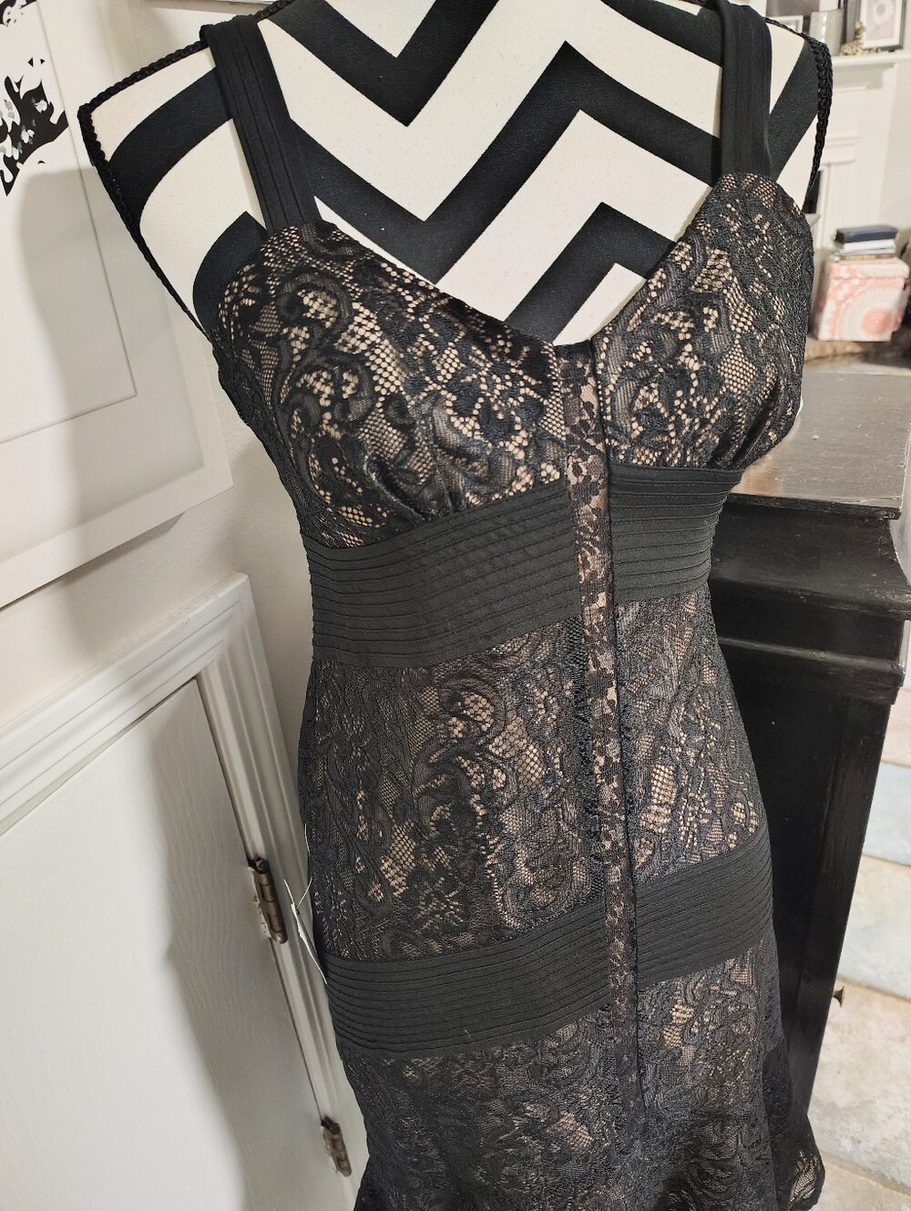 NWT $129 Ann Taylor LOFT Black Lace Illusion Flounce Hem Sheath Dress Women's 2P - Picture 3 of 10